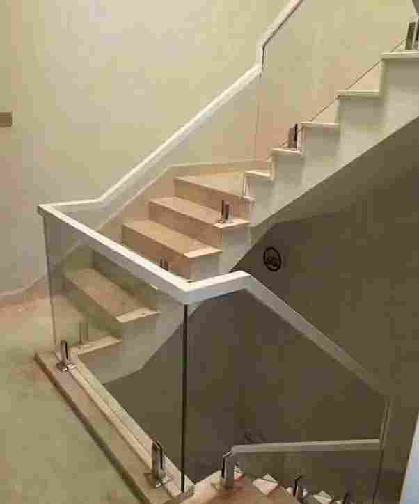 微信图片_20231219145311.png 大理石楼梯与玻璃栏杆的常见组合方式