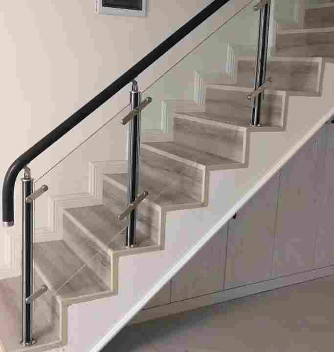 微信图片_20231219145315.png 大理石楼梯与玻璃栏杆的常见组合方式