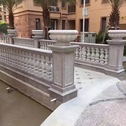 微信图片_20231202084703.jpg 不同用途的栏杆在选材、规格、样式上也有着很大的不同