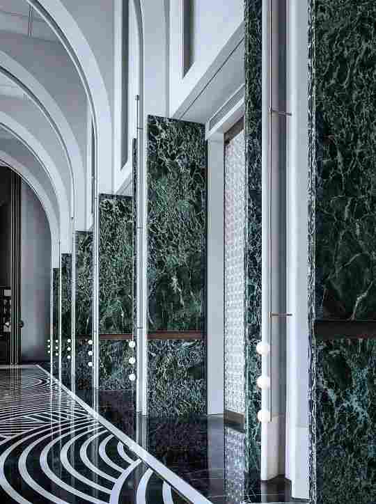 普拉达绿为什么如此受欢迎？