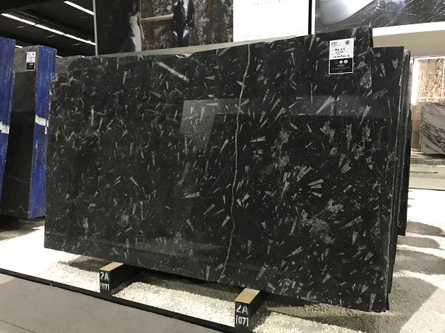 这些石材里面都有化石，原来化石离我们那么近