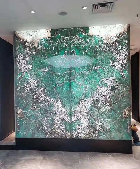 光与奢石的偶然相遇，会产生什么样的奇妙反应？