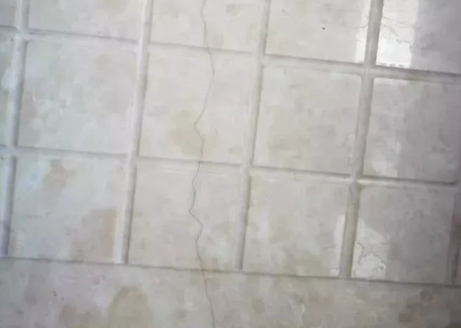 石材究竟为何会裂开破碎？原因不只是质量问题！