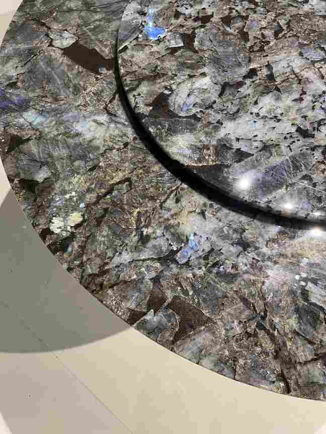 选餐桌纠结大理石&岩板的，优缺点一次盘明白