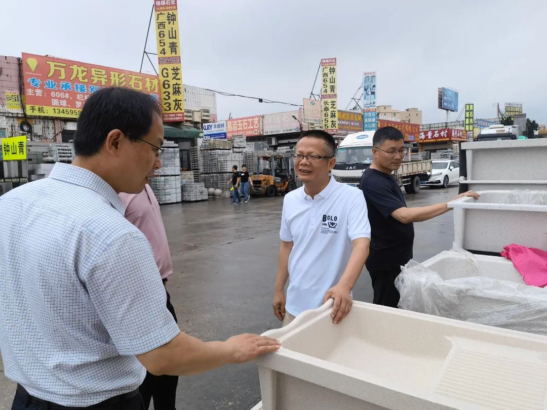 山东省五莲县委常委、政法委书记刘兆玉率队到水头考察调研石材产业