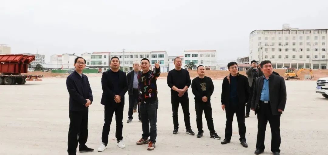 重新定位五莲县石材产业发展模式和目标，五莲县考察组到麻城参观学习