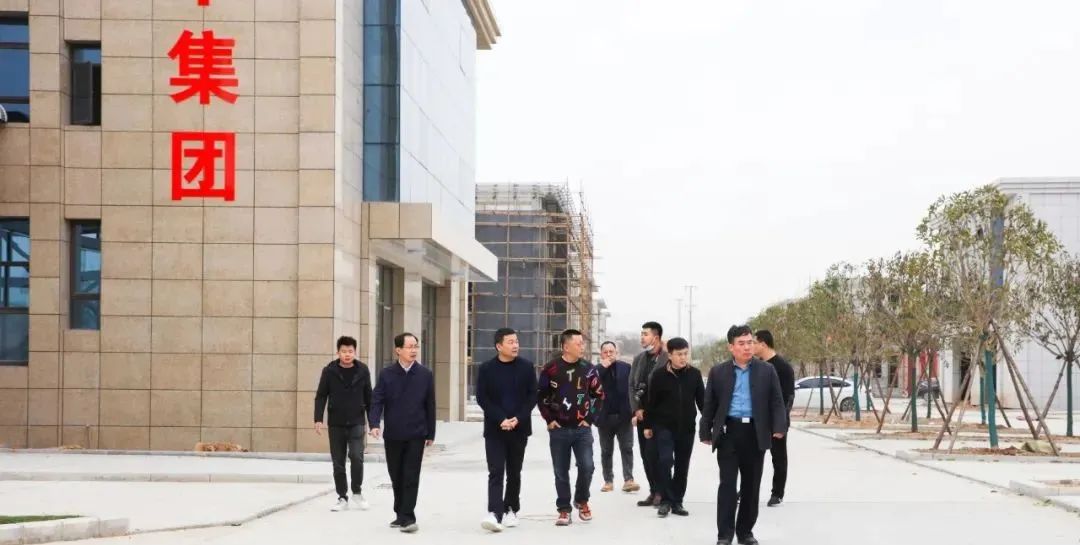 重新定位五莲县石材产业发展模式和目标，五莲县考察组到麻城参观学习