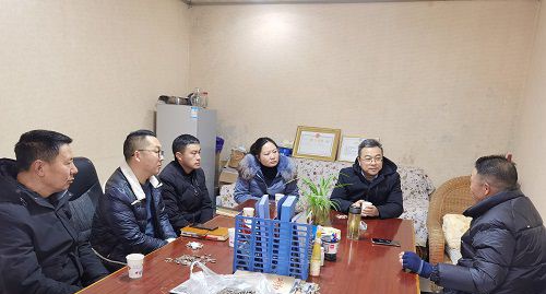 聚焦产业提升，荥经县委常委、政法委书记王骞深入石材产业园调研