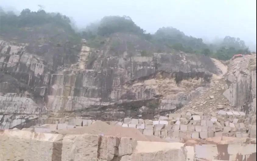 扎实做好花岗岩矿山整改“后半篇”文章 推动石材产业发展全面绿色转型