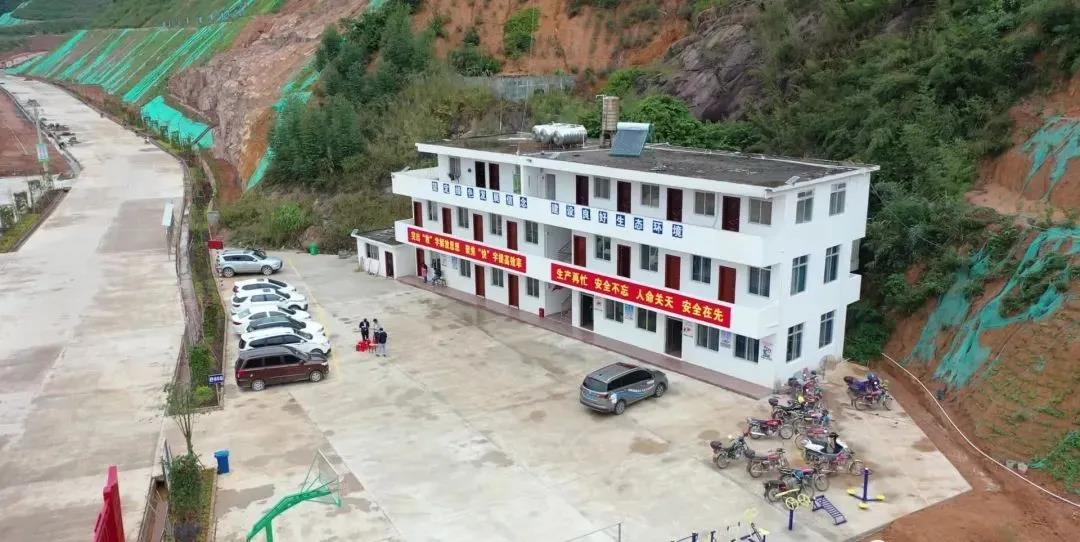 微信图片_20211127081714.jpg 岑溪市新型工业化(花岗岩石材)绿色循环经济产业示范区:助力石材业转型升级 激发新动能