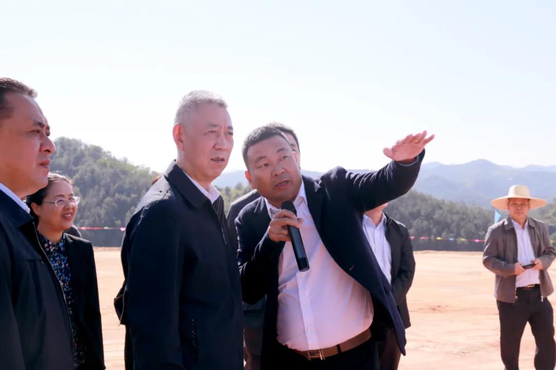 广西自治区副主席周成方一行莅临南部（岑溪）石材循环生态产业园调研！