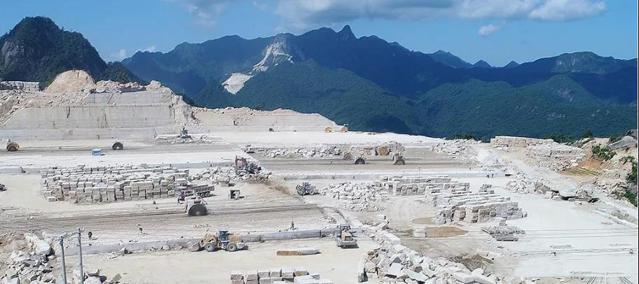 坚决打赢打好矿山整治攻坚战！中国东部（德兴）石材循环经济产业园矿山整治工作推进会召开!