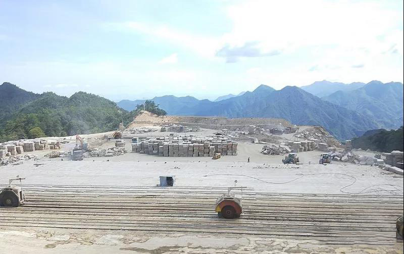 坚决打赢打好矿山整治攻坚战！中国东部（德兴）石材循环经济产业园矿山整治工作推进会召开!