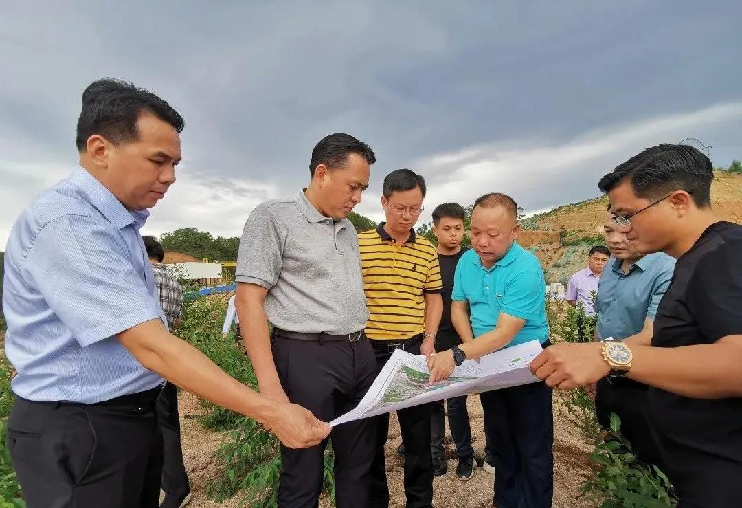 岑溪市委书记罗伟雄调研花岗岩矿山整改工作,推动石材产业高质量发展。 岑溪市委书记罗伟雄调研花岗岩矿山整改工作,推动石材产业高质量发展。