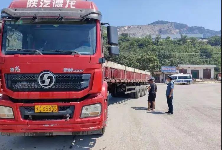 河南一石材产区开展石材运输专项整治！坚决杜绝超载超限车辆上路！