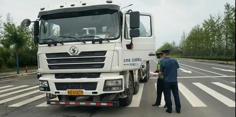 河南一石材产区开展石材运输专项整治！坚决杜绝超载超限车辆上路！
