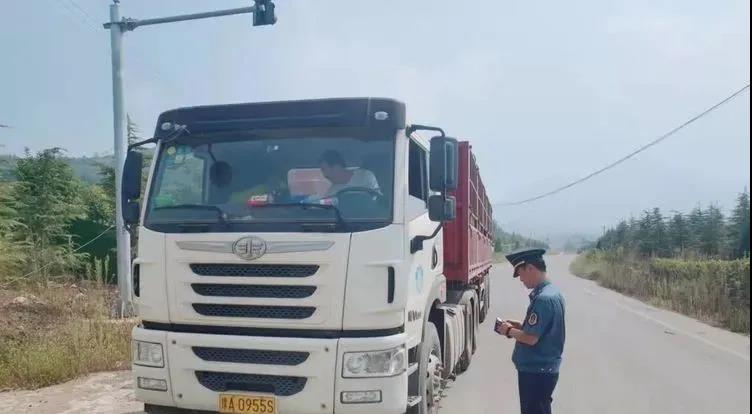 河南一石材产区开展石材运输专项整治！坚决杜绝超载超限车辆上路！