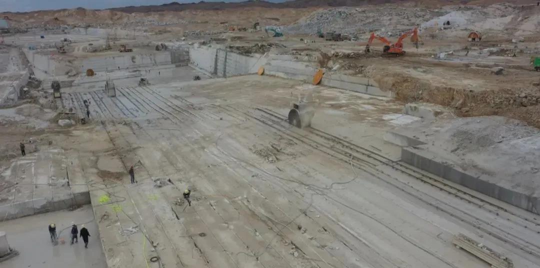 肃北马鬃山石材产业园按下“快进键”！开足马力促生产！