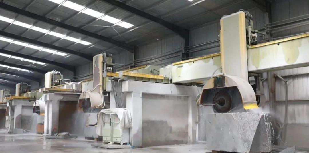 肃北马鬃山石材产业园按下“快进键”！开足马力促生产！