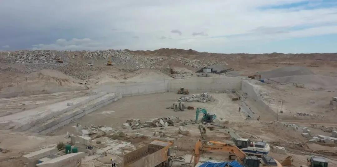 肃北马鬃山石材产业园按下“快进键”！开足马力促生产！