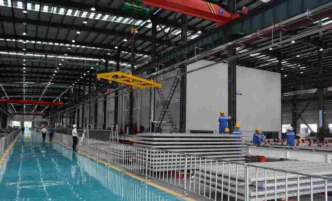 四川雅安荥经“点石成金”培育两大百亿产业！