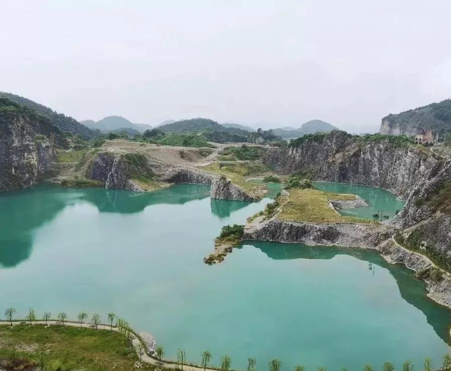 值不值?40000亿元修复40万座矿山,市场化矿山修复的过去与未来 。 值不值?40000亿元修复40万座矿山,市场化矿山修复的过去与未来 。