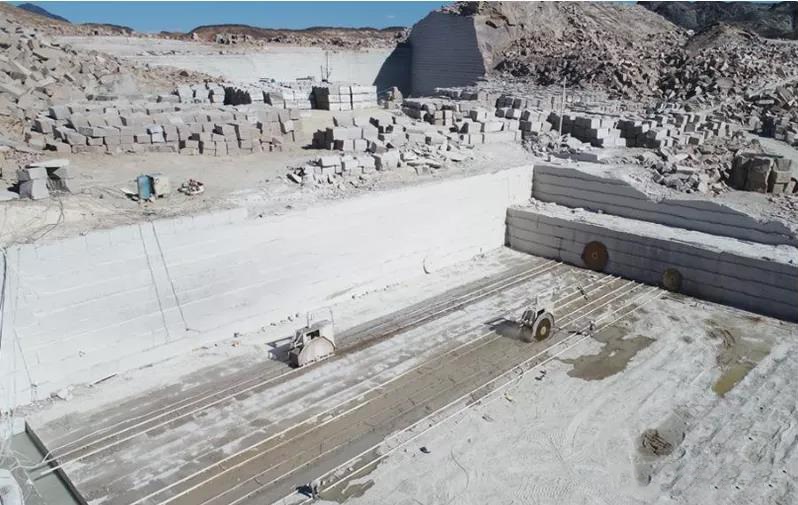 “中国西部石材中心基地”新疆鄯善县石材欣赏 “中国西部石材中心基地”新疆鄯善县石材欣赏