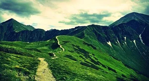 湖北省绿色矿山建设三年行动方案（2021-2023年），到2023年底，全省矿山生态环境明显改善