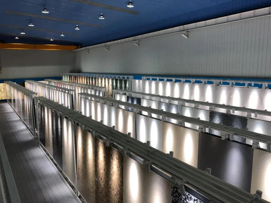 产业发展符合“碳中和”，国内现存人造石材相关企业超7000家