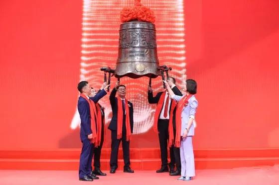 上市首日大涨！刚刚，“人造石英石第一股”在深交所上市交易