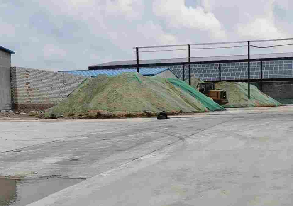 莒县龙山镇三家石材厂存在扬尘污染问题，被立案处罚！