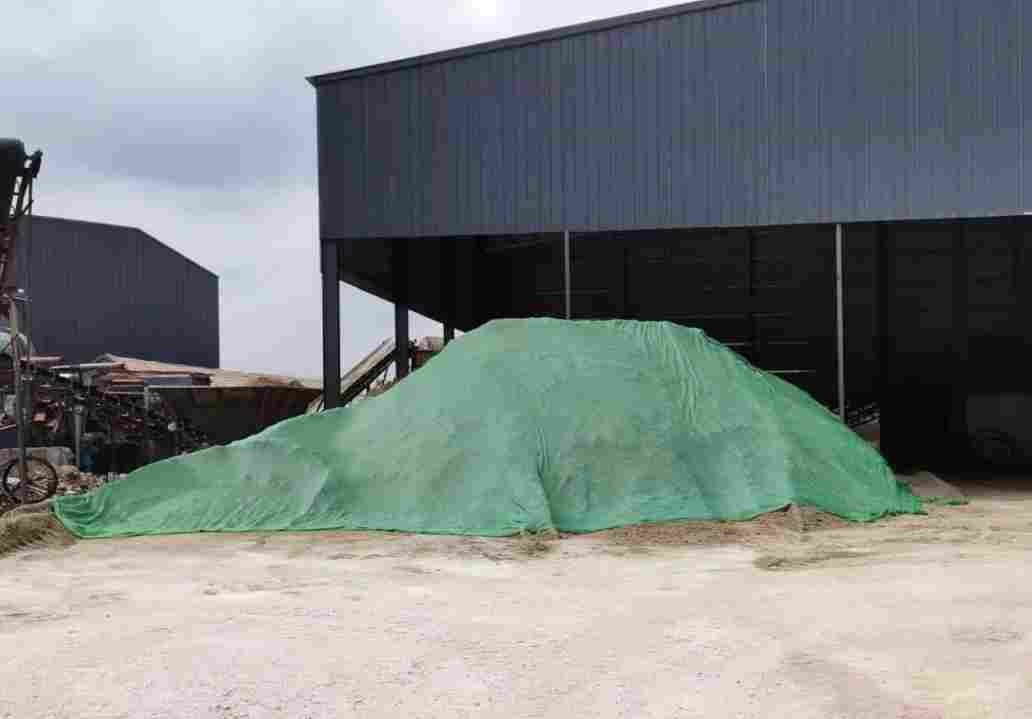 莒县龙山镇三家石材厂存在扬尘污染问题，被立案处罚！