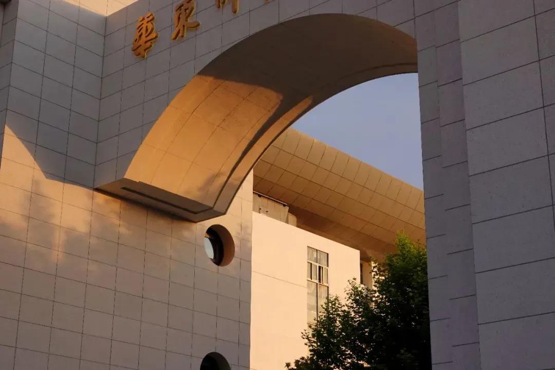 采用湘鄂赣交界处的咸阳矿区花岗岩修缮，华东师大校门重新启用！