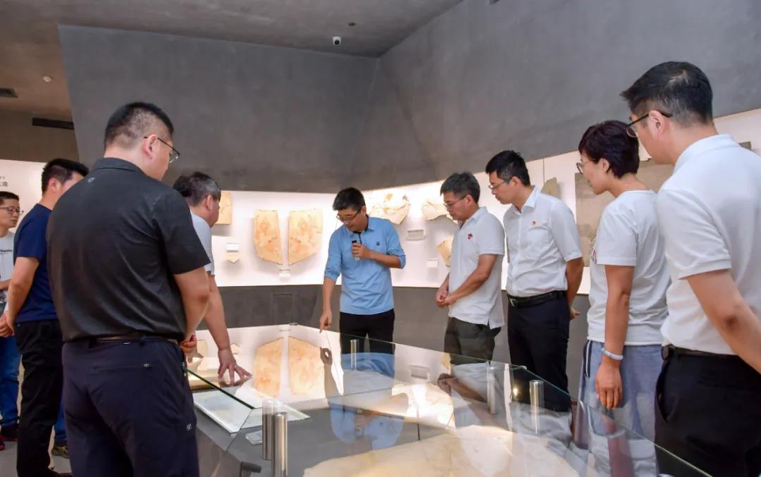 中国人民大学专家团一行莅临英良印象五号石材文化创意园开展专题调研 中国人民大学专家团一行莅临英良印象五号石材文化创意园开展专题调研