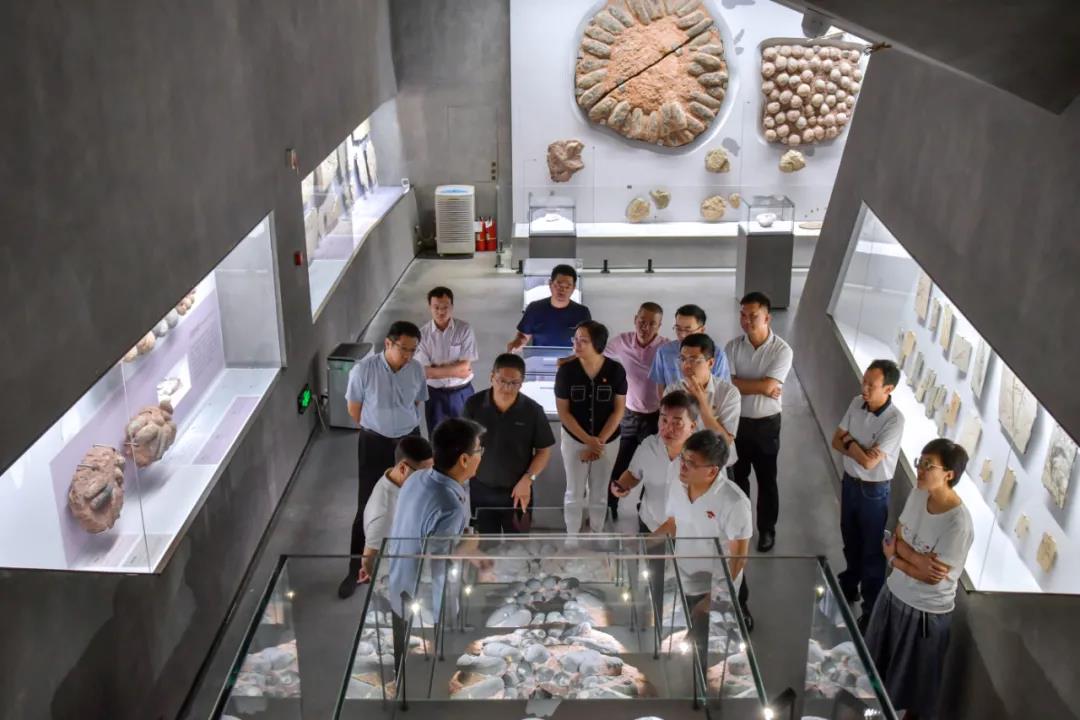 中国人民大学专家团一行莅临英良印象五号石材文化创意园开展专题调研 中国人民大学专家团一行莅临英良印象五号石材文化创意园开展专题调研