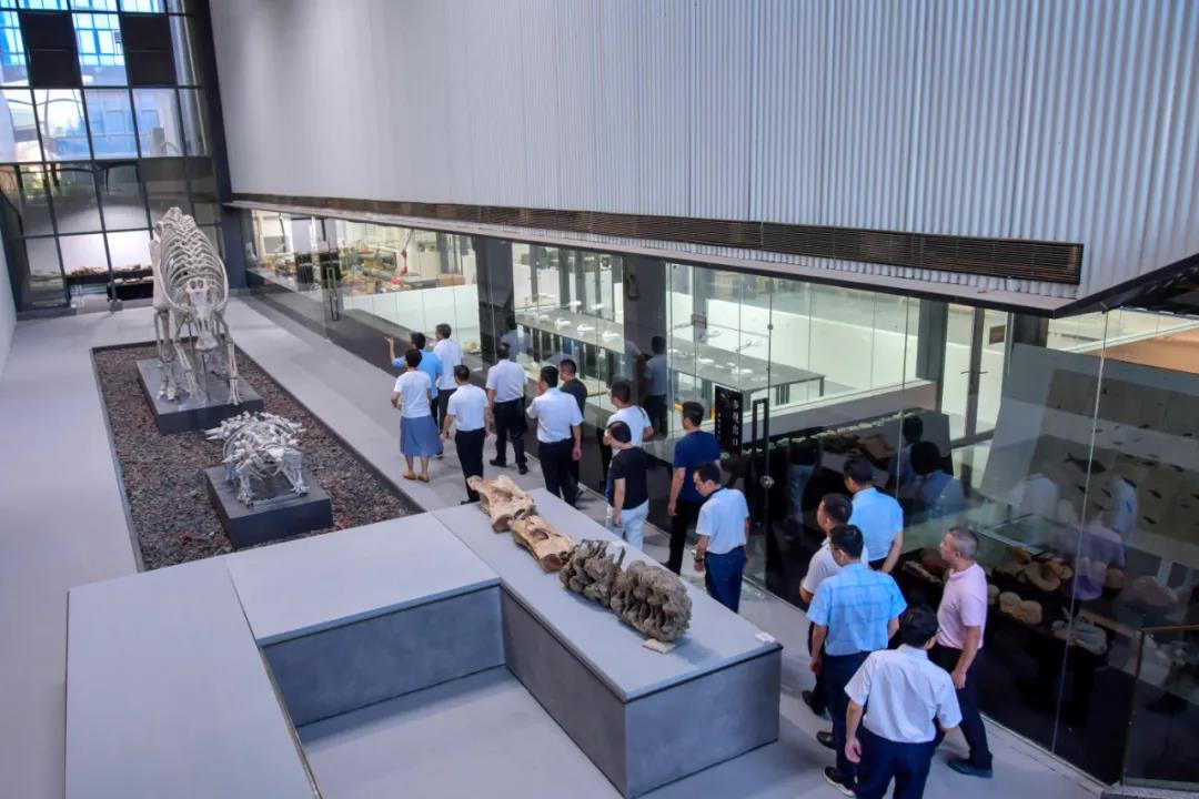 中国人民大学专家团一行莅临英良印象五号石材文化创意园开展专题调研 中国人民大学专家团一行莅临英良印象五号石材文化创意园开展专题调研