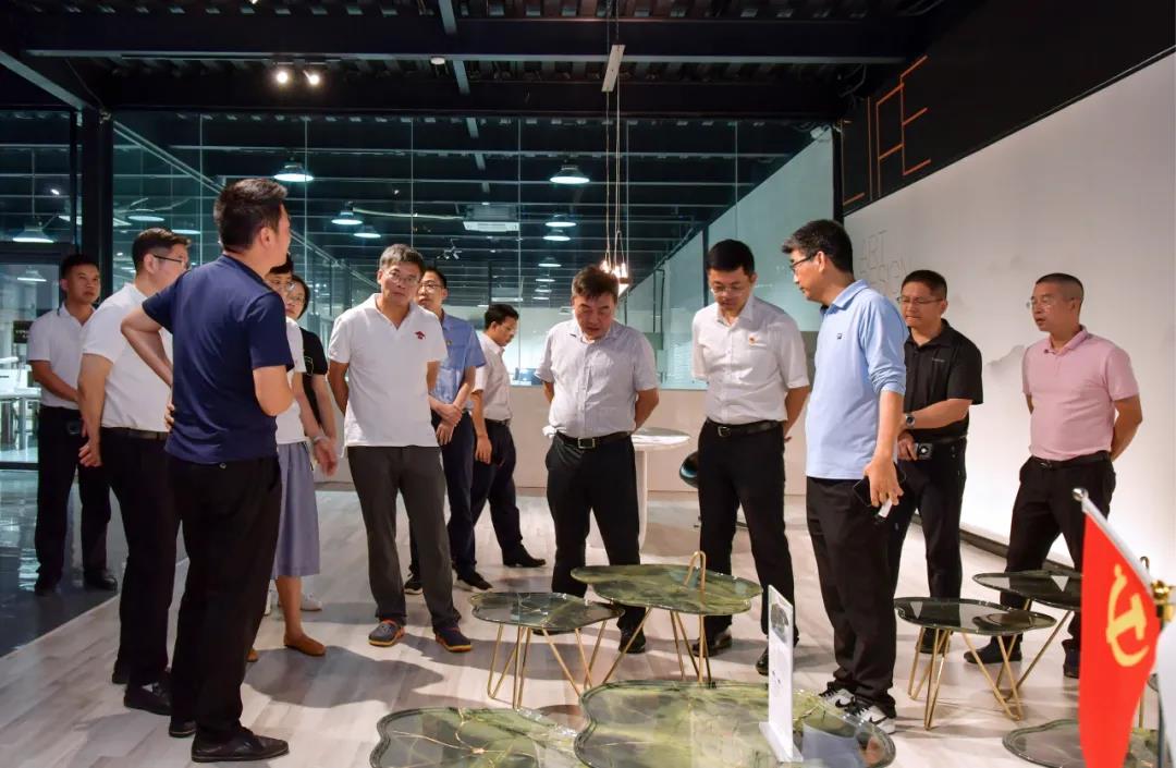 中国人民大学专家团一行莅临英良印象五号石材文化创意园开展专题调研 中国人民大学专家团一行莅临英良印象五号石材文化创意园开展专题调研