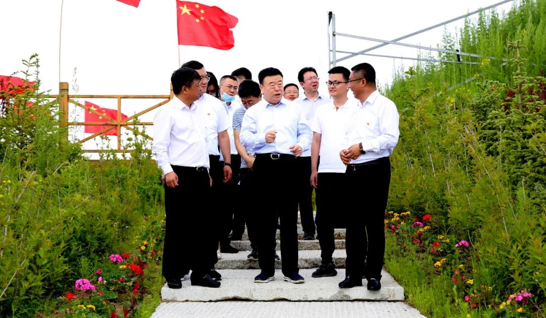 吉林省委常委、组织部部长张恩惠莅临吉林白麻绿色矿山考察调研 吉林省委常委、组织部部长张恩惠莅临吉林白麻绿色矿山考察调研