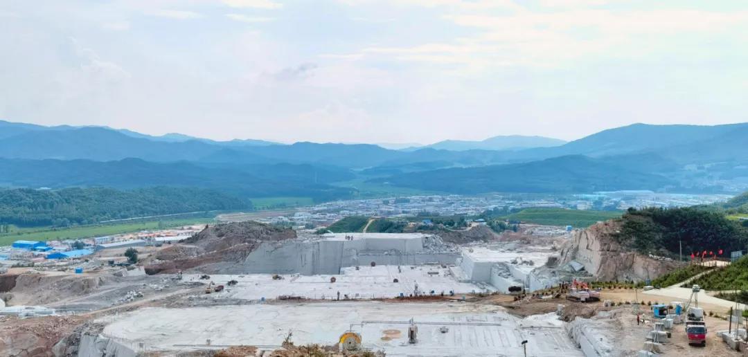 吉林省委常委、组织部部长张恩惠莅临吉林白麻绿色矿山考察调研 吉林省委常委、组织部部长张恩惠莅临吉林白麻绿色矿山考察调研