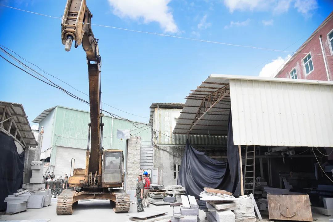重拳出击！南安市石井镇开展石材企业污染整治行动
