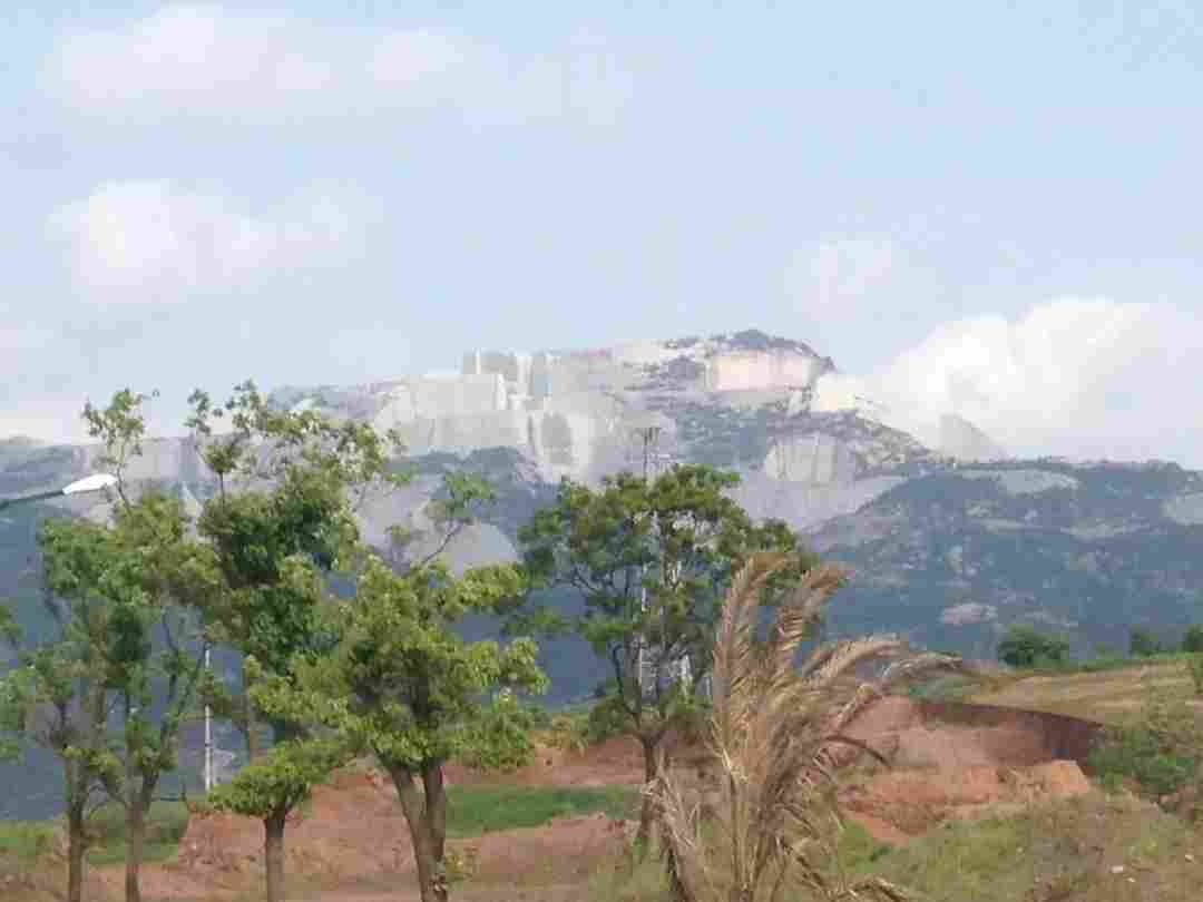 湖北省政府连续出台政策保障建筑石料开采!