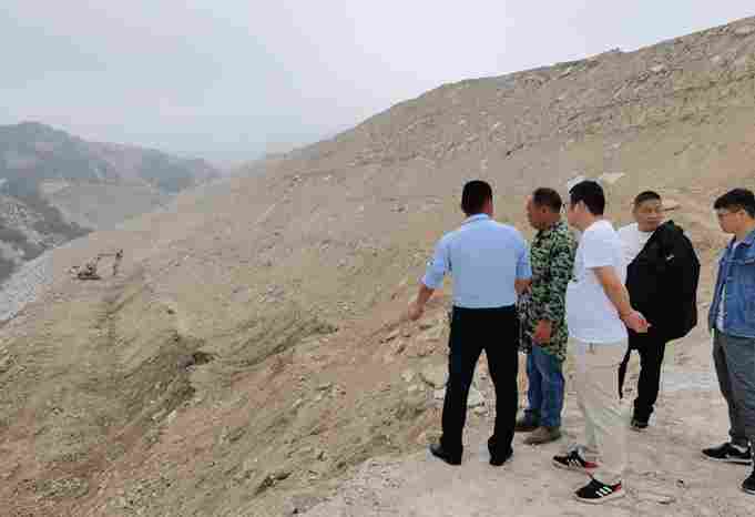 吴山镇财政所督导石材矿山生态修复与恢复治理工作 吴山镇财政所督导石材矿山生态修复与恢复治理工作