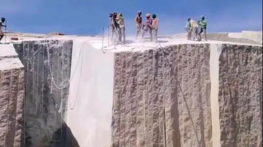 国外疫情告急！黑金沙，英国棕、印度红等荒料或将涨价600元以上！