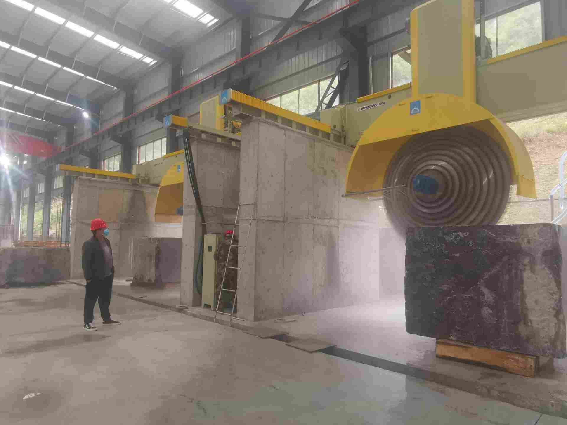 息烽县年产10万方石材加工厂正式投产