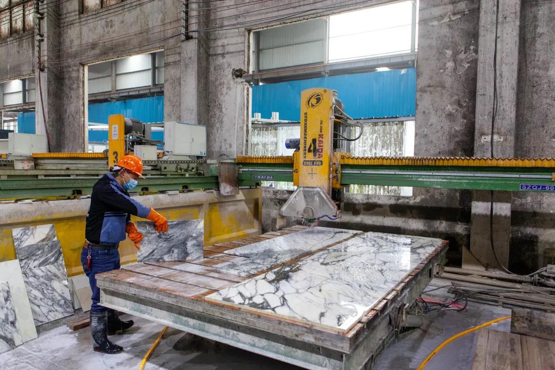 宜兴万石镇重拳出击“散乱污”石材加工企业专项整治 宜兴万石镇重拳出击“散乱污”石材加工企业专项整治