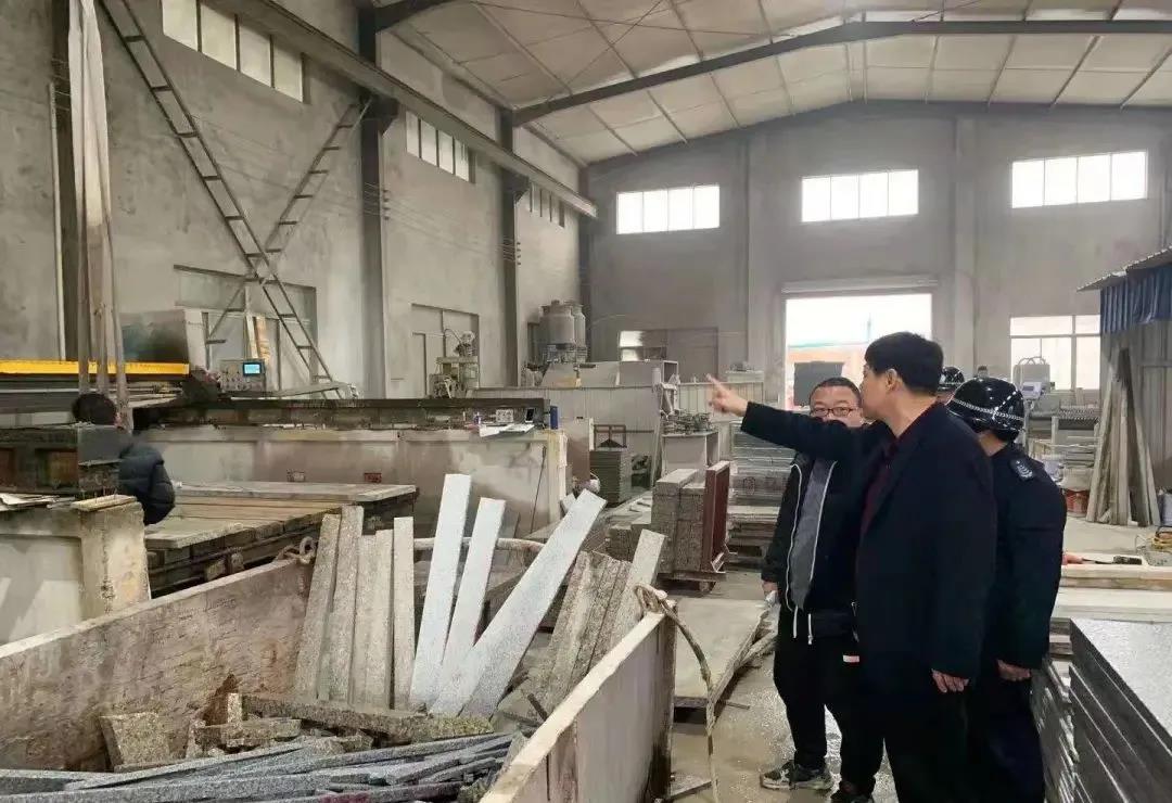 江苏宜兴万石镇重拳出击“散乱污”石材加工企业专项整治 江苏宜兴万石镇重拳出击“散乱污”石材加工企业专项整治