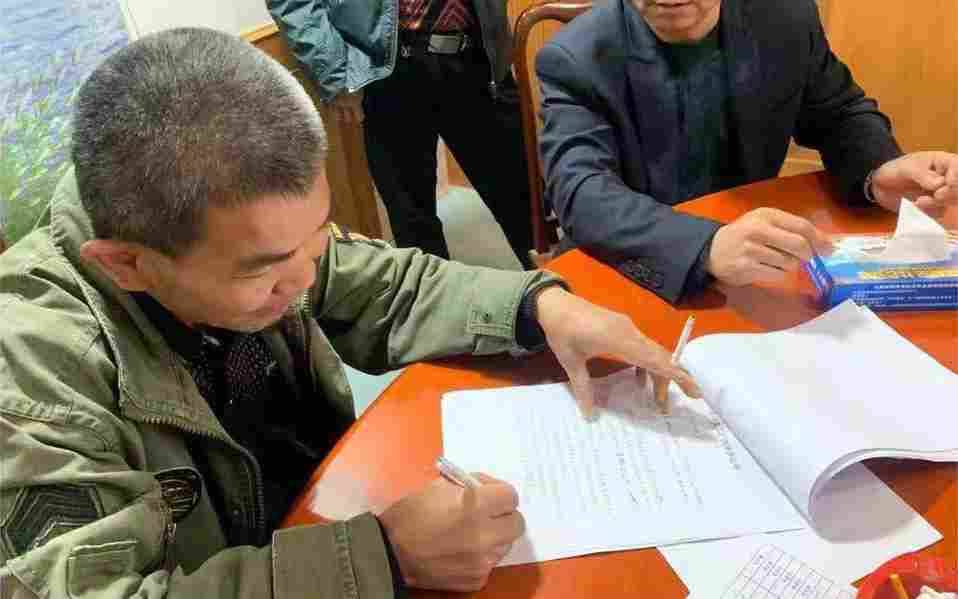 林墩办事处继续推进石材企业拆除