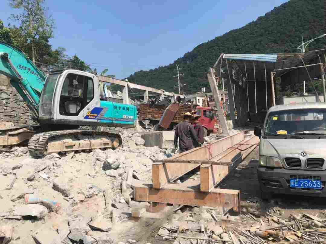 林墩办事处继续推进石材企业拆除