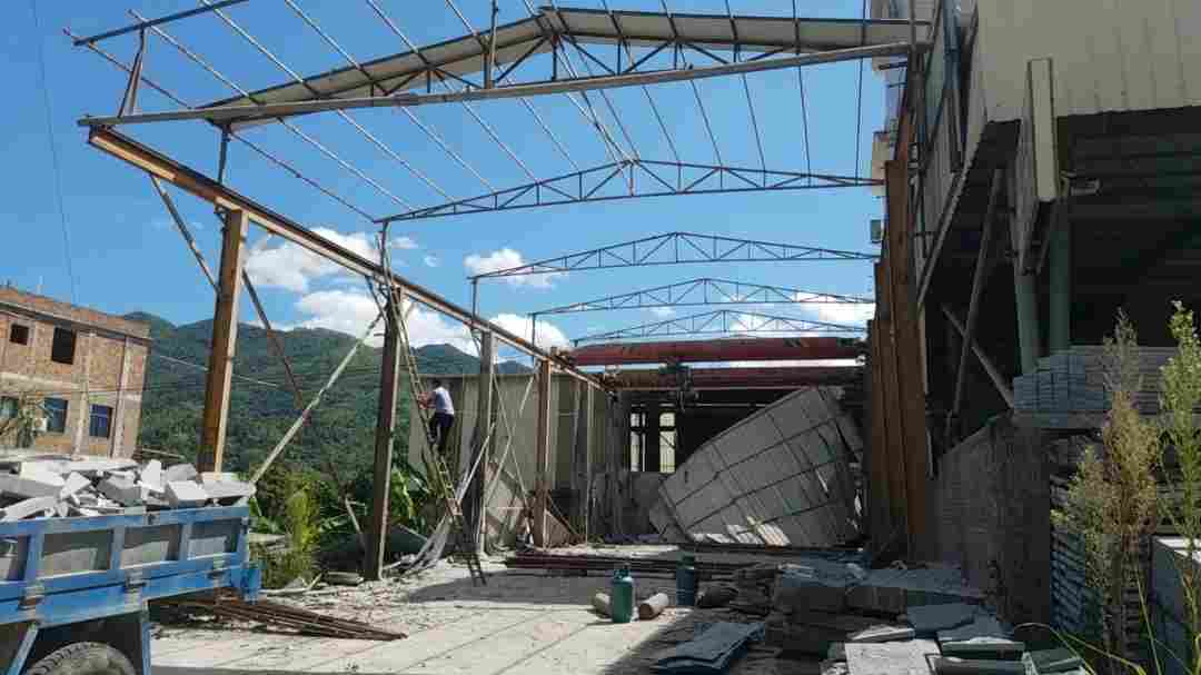 林墩办事处继续推进石材企业拆除