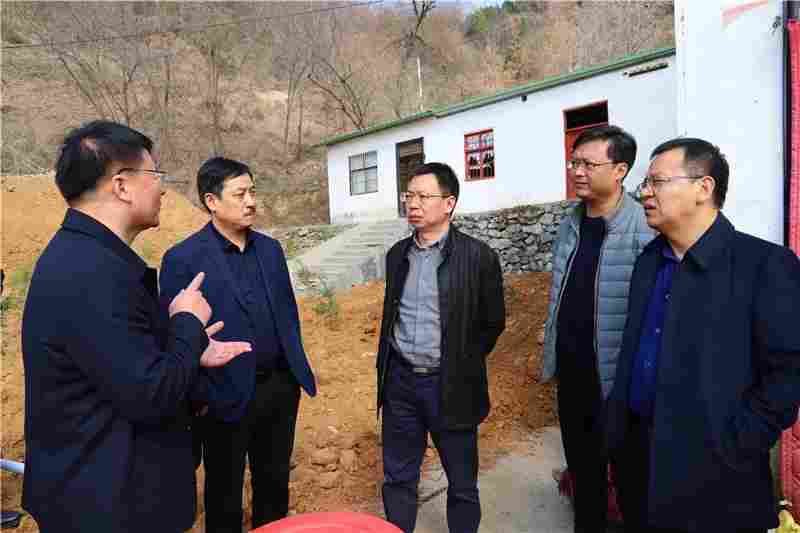 灵宝市委副书记、代市长张志刚调研矿山安全环境综合整治工作